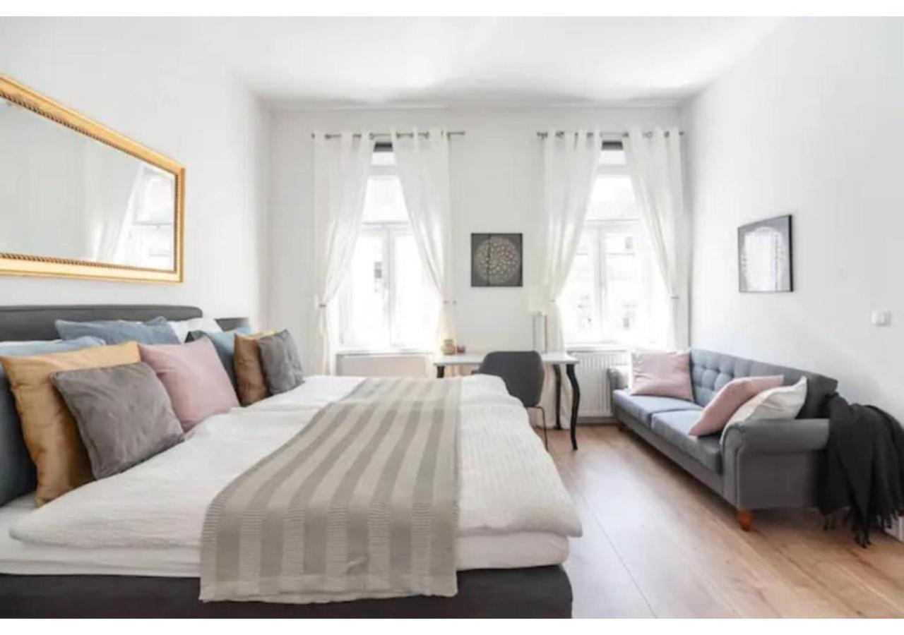 Luxurious And Bright, 5 Min To City Center Leilighet Wien Eksteriør bilde