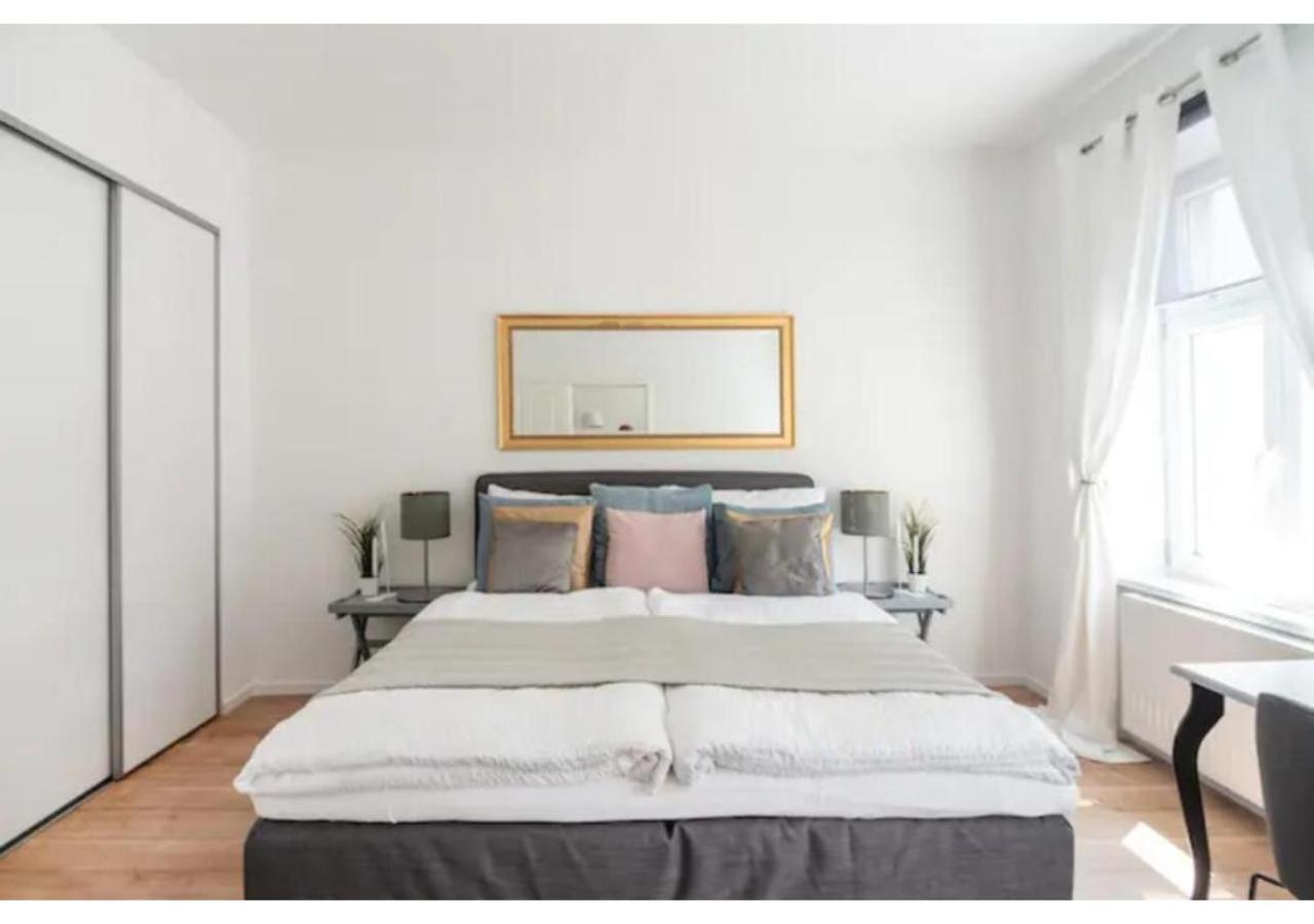 Luxurious And Bright, 5 Min To City Center Leilighet Wien Eksteriør bilde